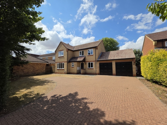 Appledown Drive, Bury St Edmunds, Suffolk, IP32 7HQ